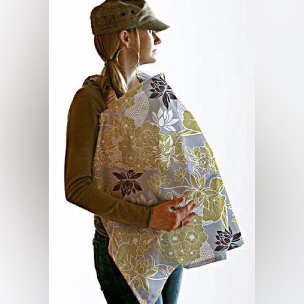 Bebe au Lait Nursing Cover Breastfeeding Maternity